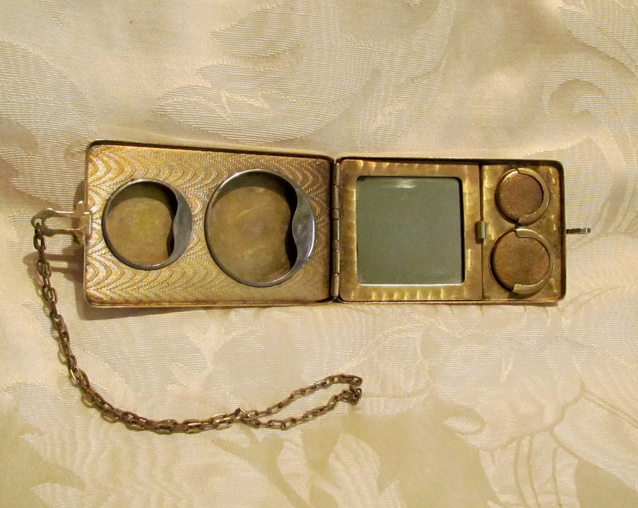 1910s Compact Coin Purse Red Guilloche Wristlet Dance Purse